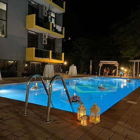 Casa Del Mar Hotell Kvariati Exteriör bild