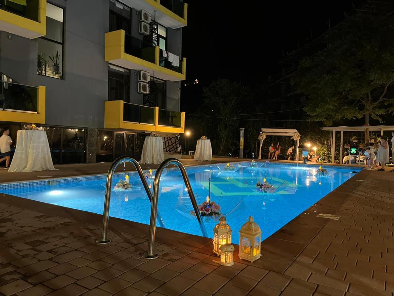 Casa Del Mar Hotell Kvariati Exteriör bild