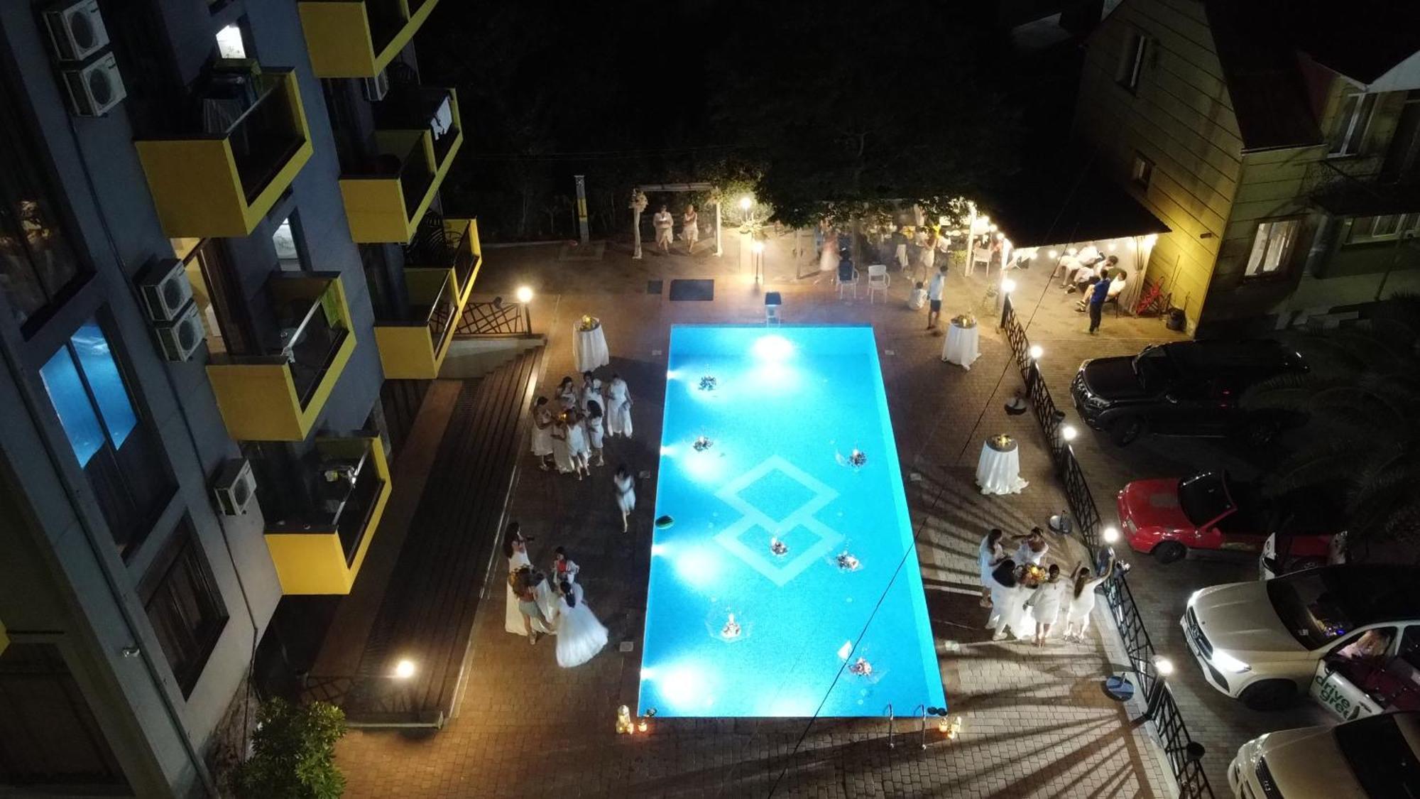 Casa Del Mar Hotell Kvariati Exteriör bild
