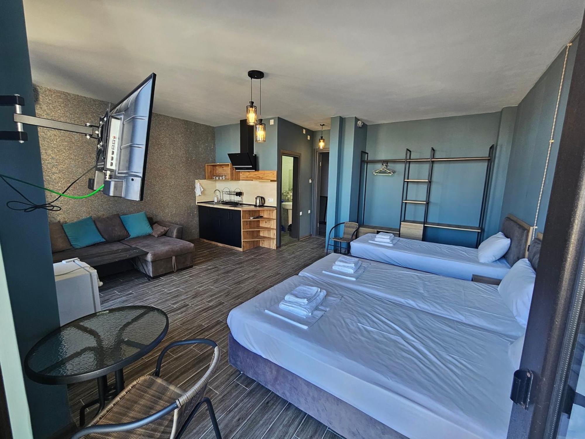Casa Del Mar Hotell Kvariati Exteriör bild