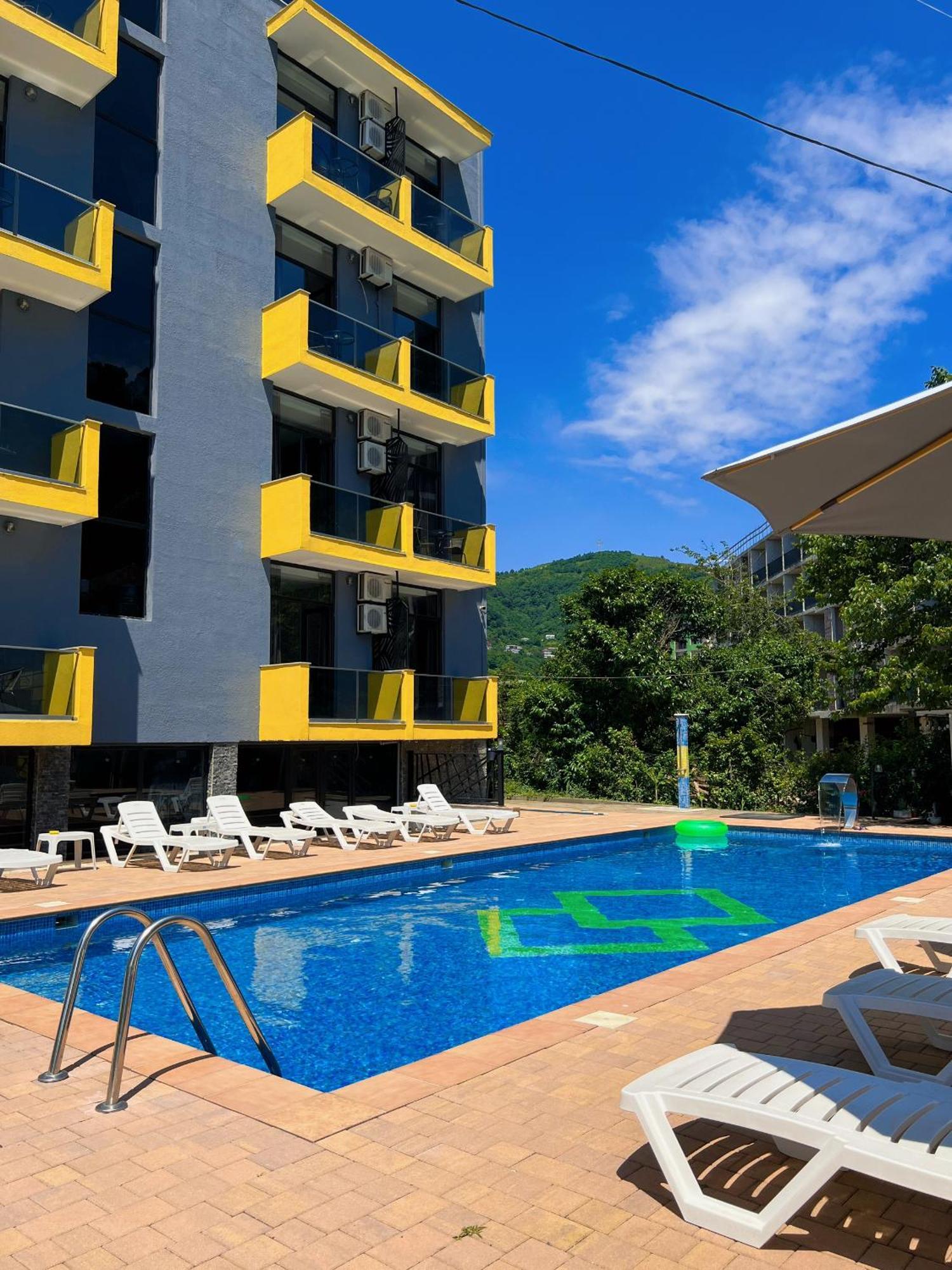 Casa Del Mar Hotell Kvariati Exteriör bild