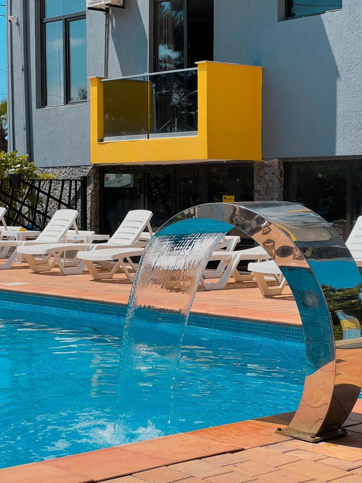 Casa Del Mar Hotell Kvariati Exteriör bild