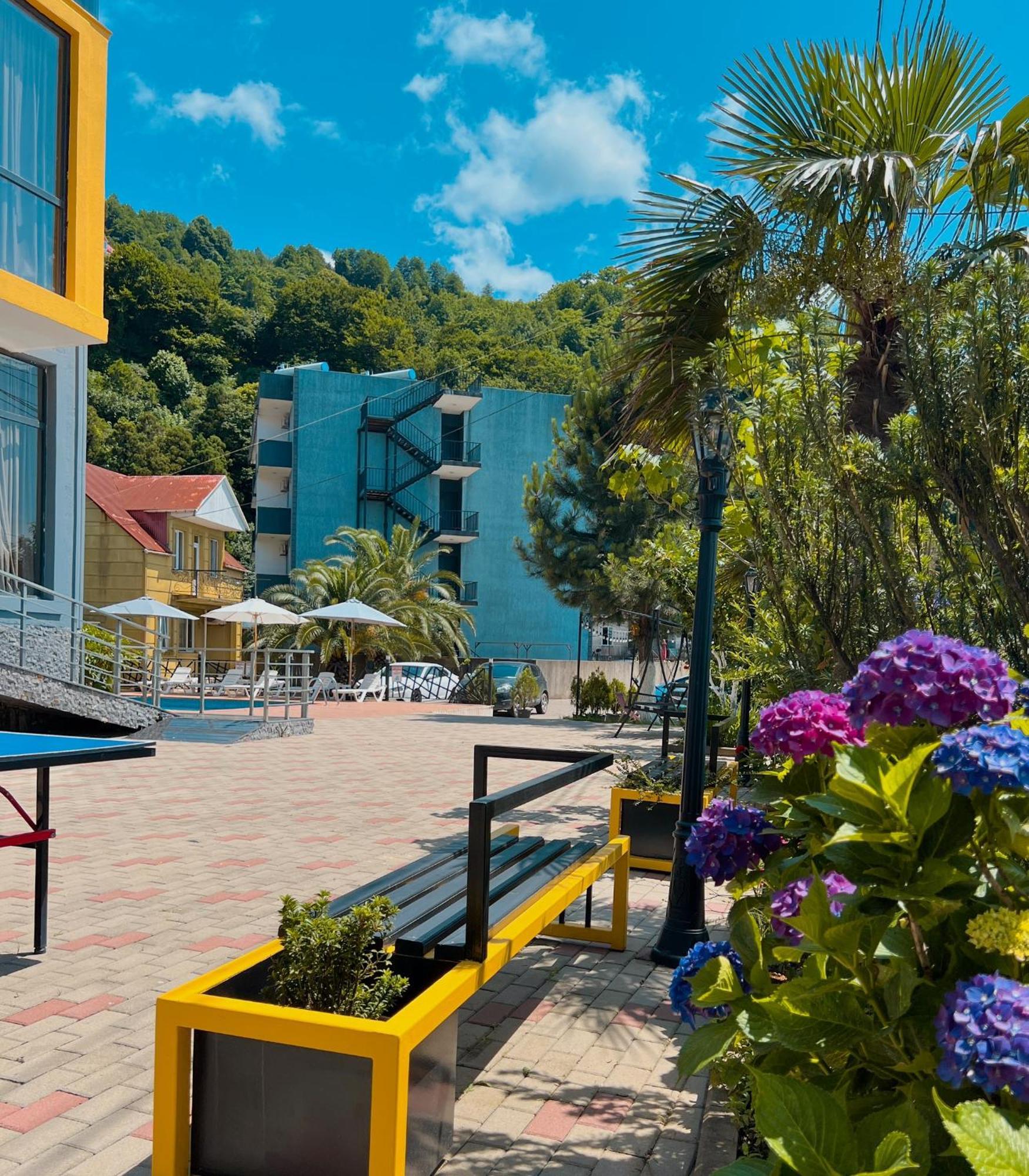 Casa Del Mar Hotell Kvariati Exteriör bild
