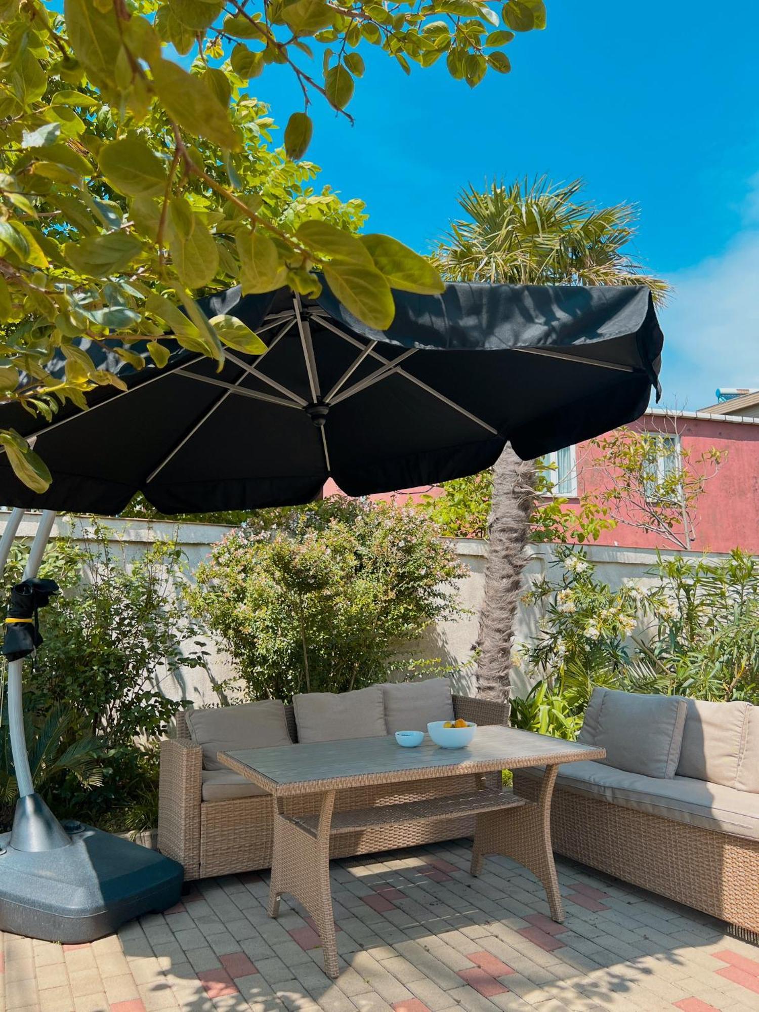 Casa Del Mar Hotell Kvariati Exteriör bild