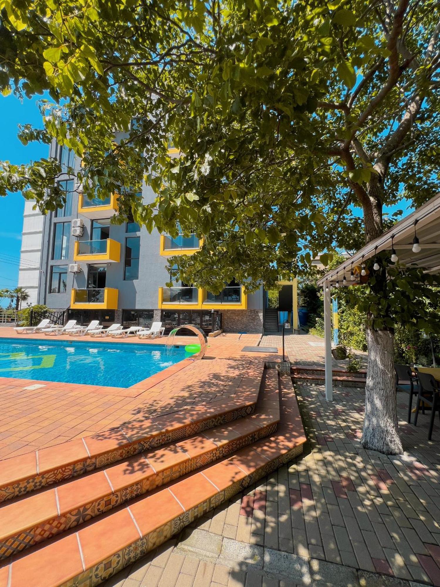 Casa Del Mar Hotell Kvariati Exteriör bild